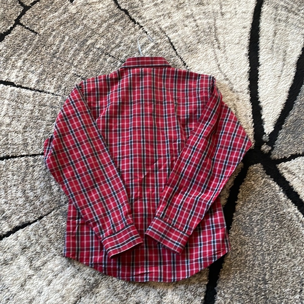 Wrangler Boys snap western shirt. Like new. Size XL 14-16. Red/black plaid. - Picture 3 of 3